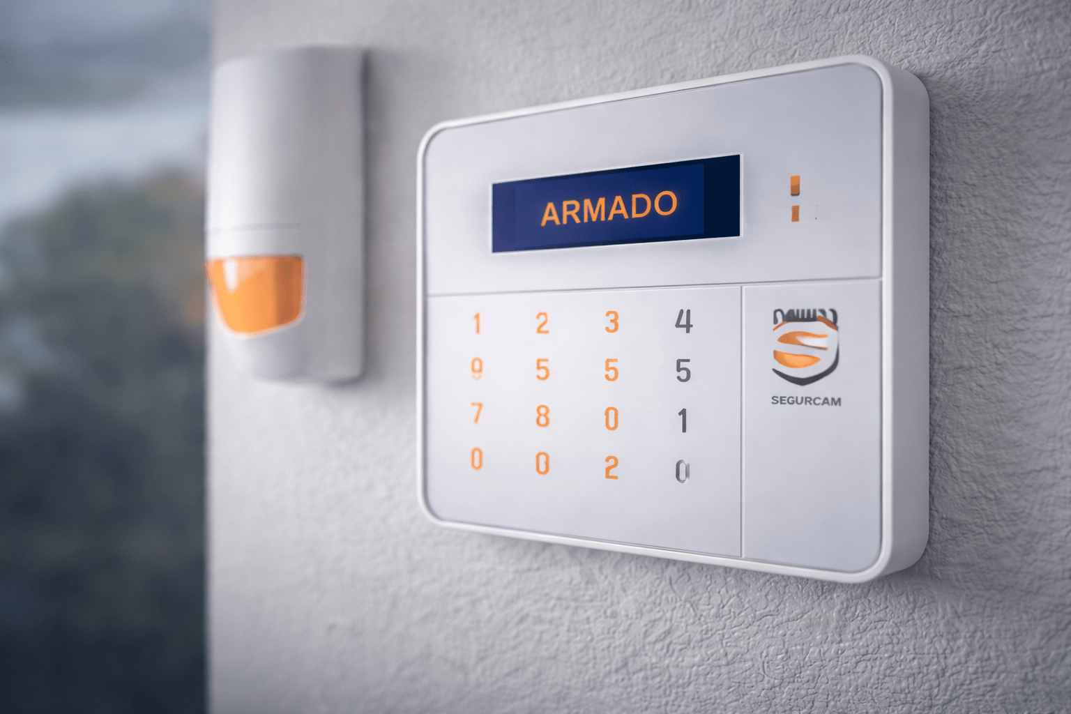 Sistema de alarma profesional instalado en una vivienda en Cáceres